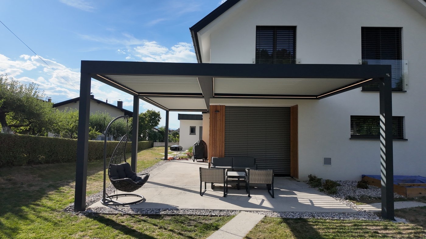 Panelni nadstrešek Ljubljana